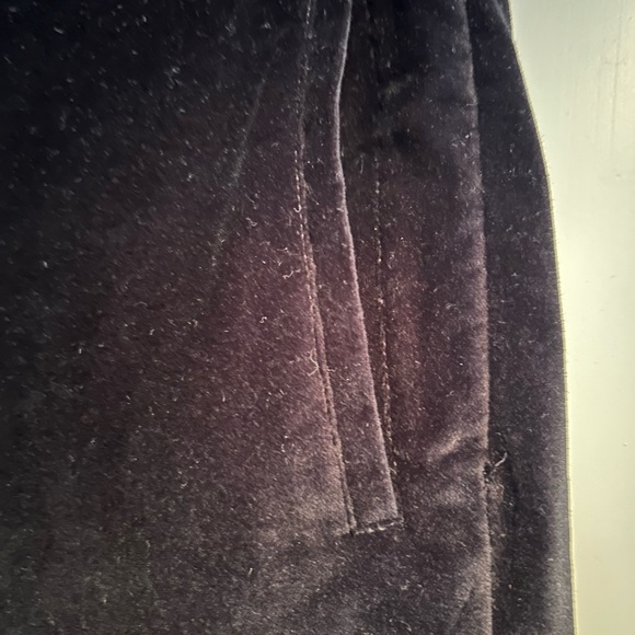 Boden,Black Velvet crop Pant,sz 10,worn once,per. cond.side zipper,side pockets - Picture 4 of 10